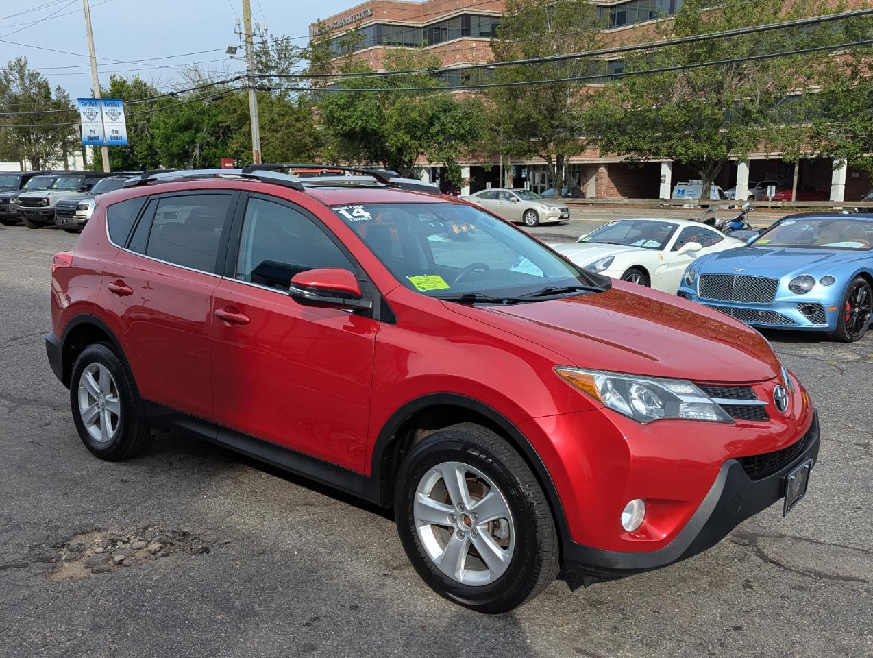 Toyota RAV4 AWD 4dr XLE (Natl) 2014