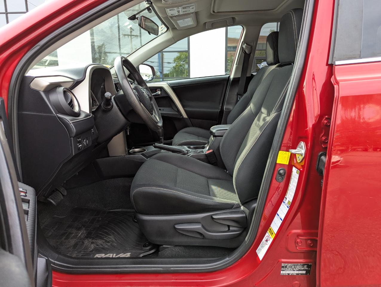 Toyota RAV4 AWD 4dr XLE (Natl) 2014