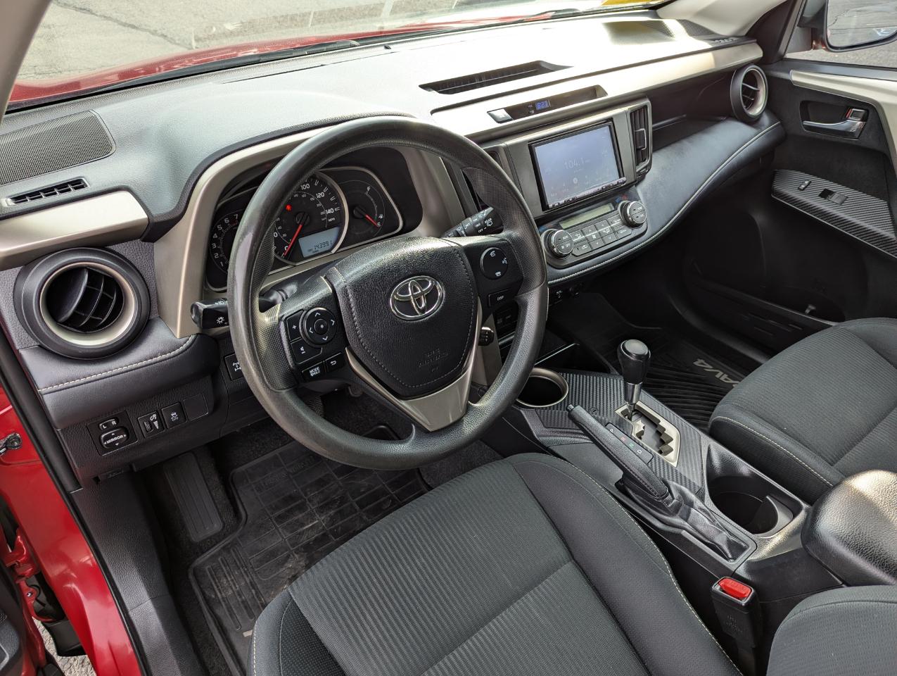 Toyota RAV4 AWD 4dr XLE (Natl) 2014