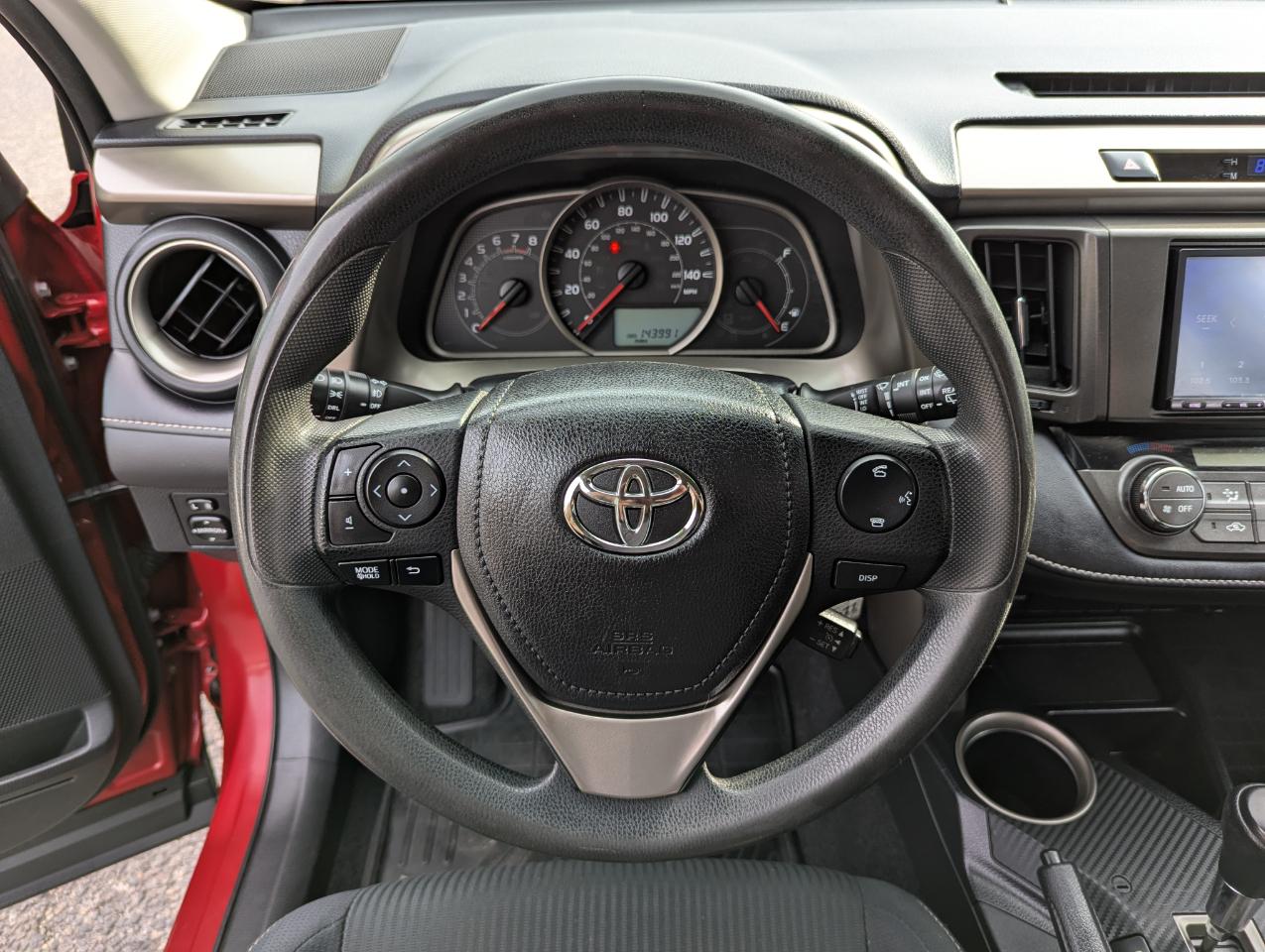 Toyota RAV4 AWD 4dr XLE (Natl) 2014