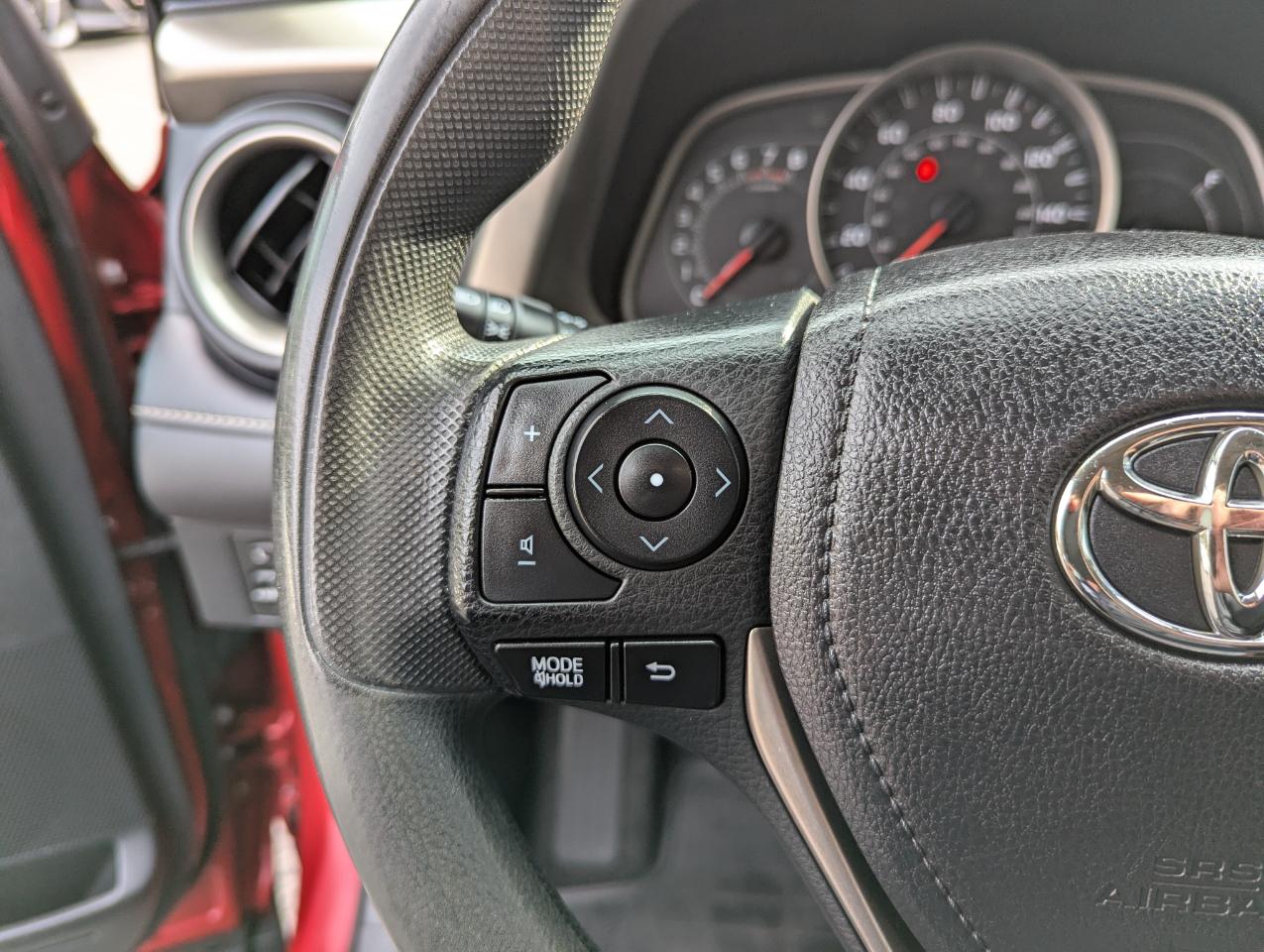 Toyota RAV4 AWD 4dr XLE (Natl) 2014