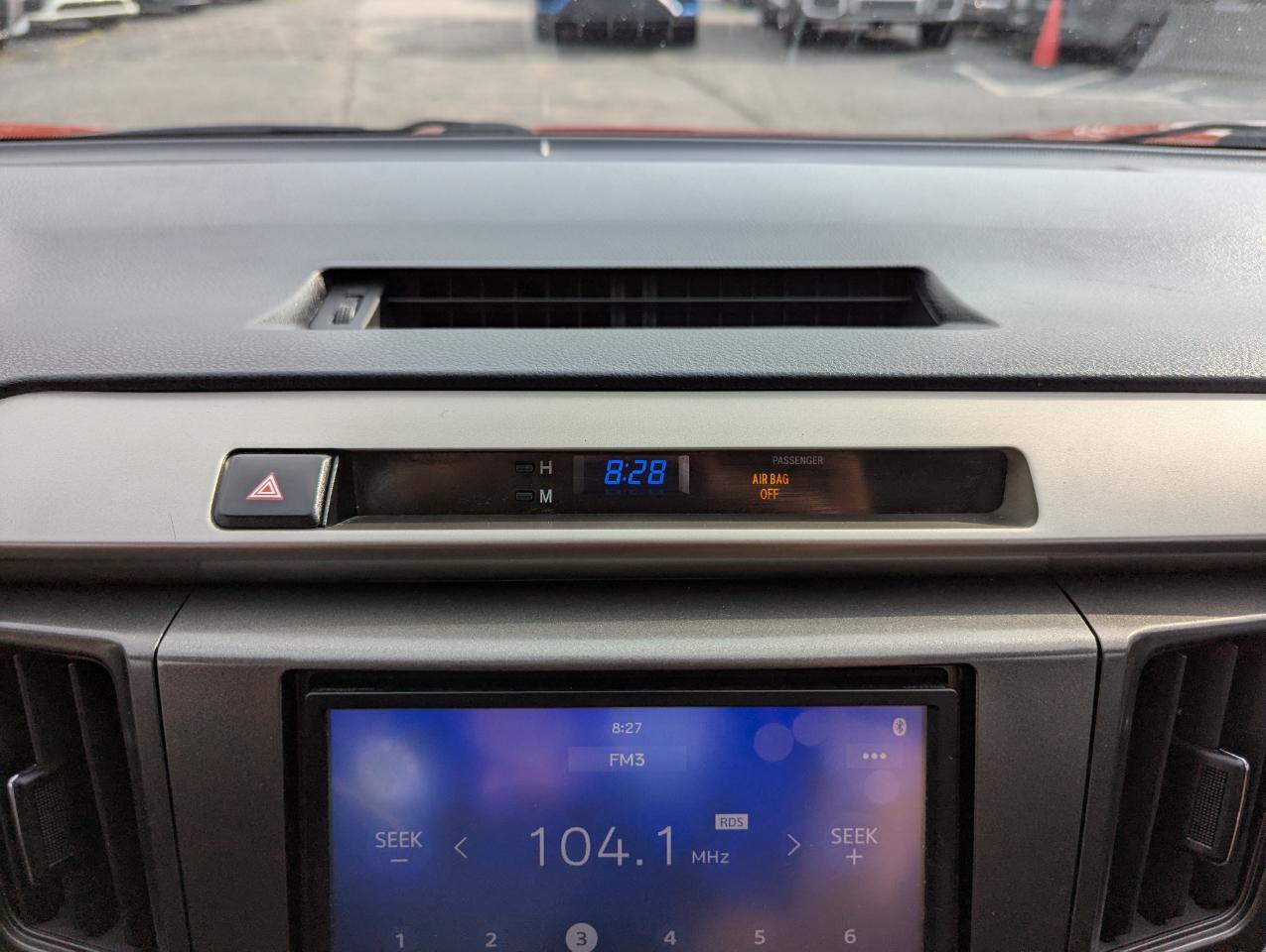 Toyota RAV4 AWD 4dr XLE (Natl) 2014