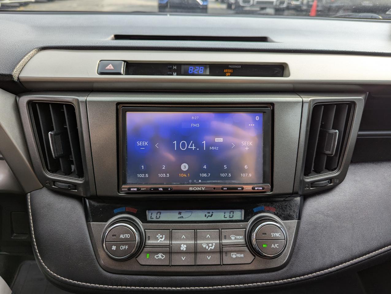Toyota RAV4 AWD 4dr XLE (Natl) 2014