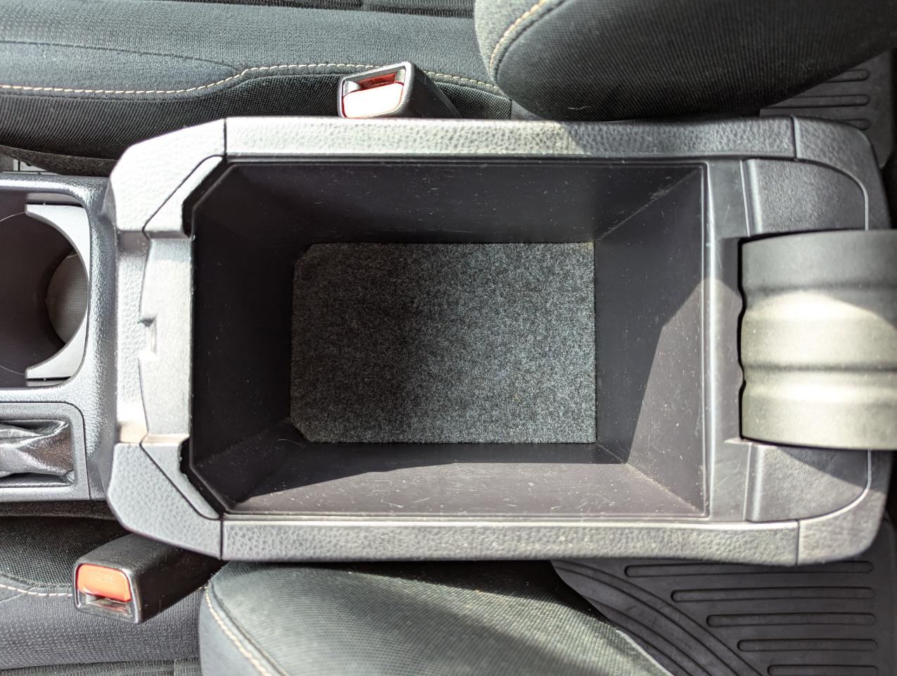 Toyota RAV4 AWD 4dr XLE (Natl) 2014