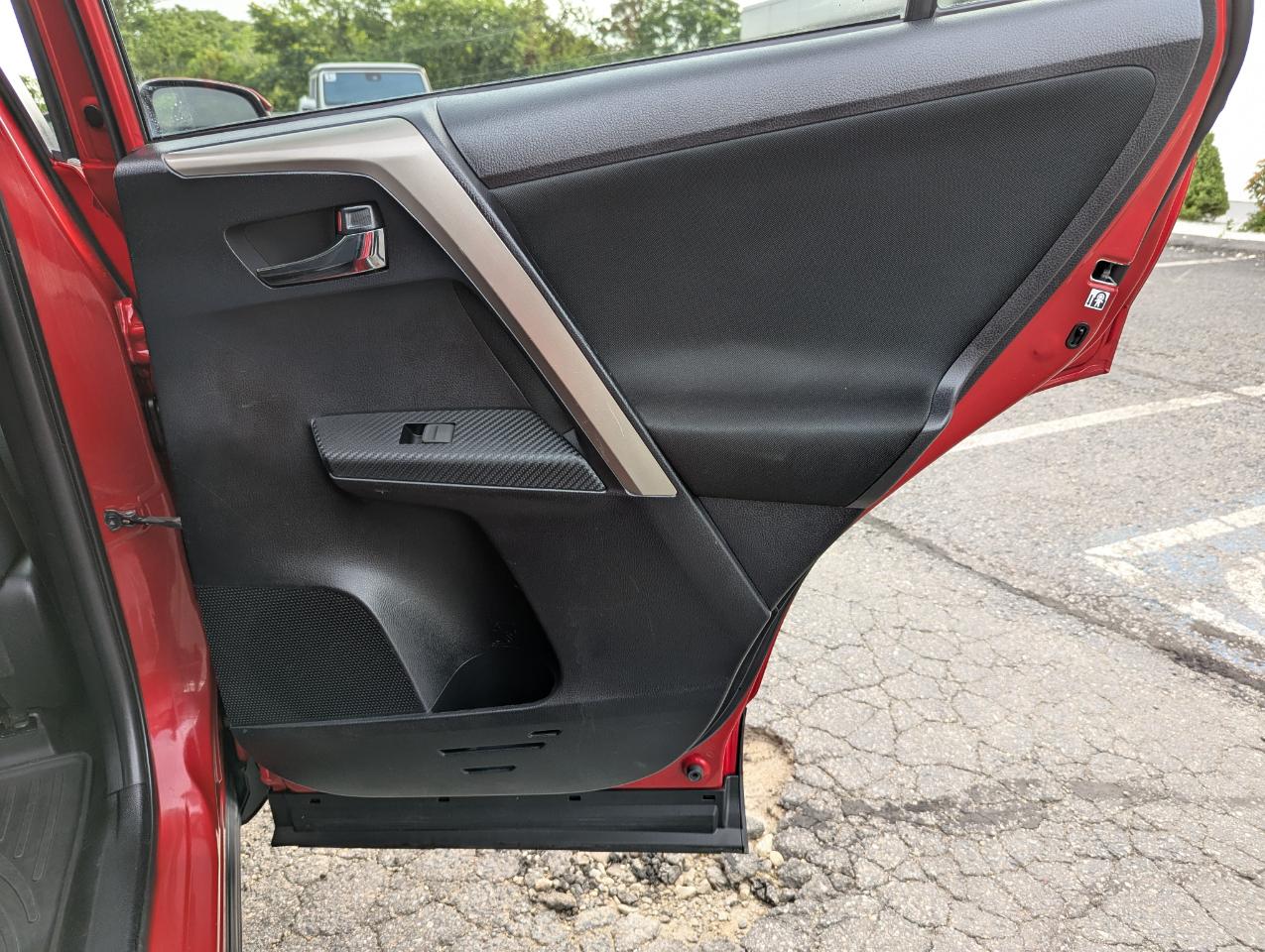 Toyota RAV4 AWD 4dr XLE (Natl) 2014