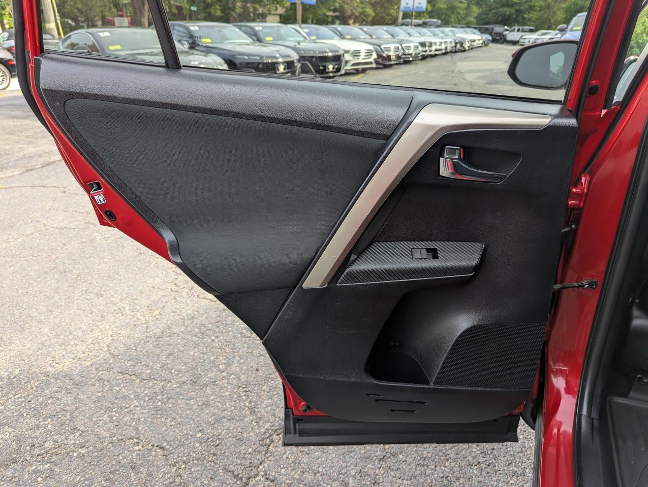 Toyota RAV4 AWD 4dr XLE (Natl) 2014