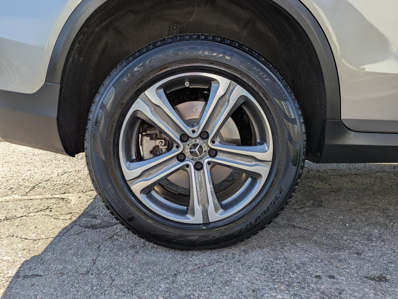 Mercedes-Benz GLC GLC 300 4MATIC SUV 2019