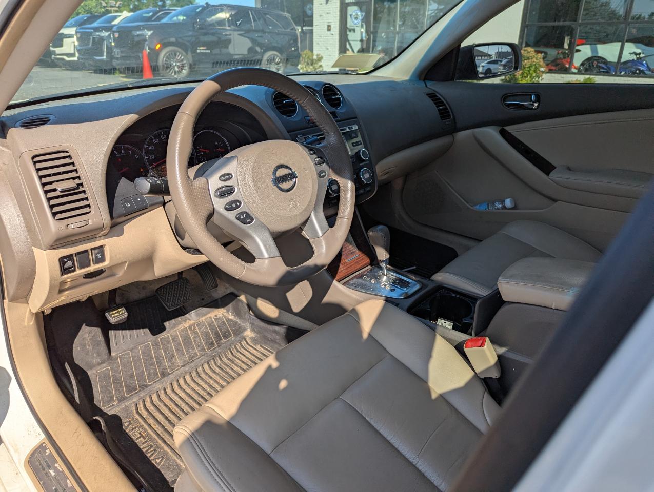 Nissan Altima 4dr Sdn I4 CVT 2.5 SL 2010