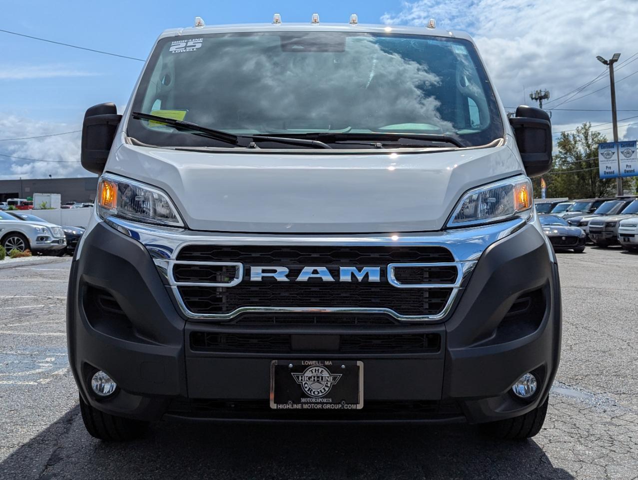 RAM ProMaster Cargo Van Tradesman 2500 Low Roof 136" WB w/Pass Seat 2025