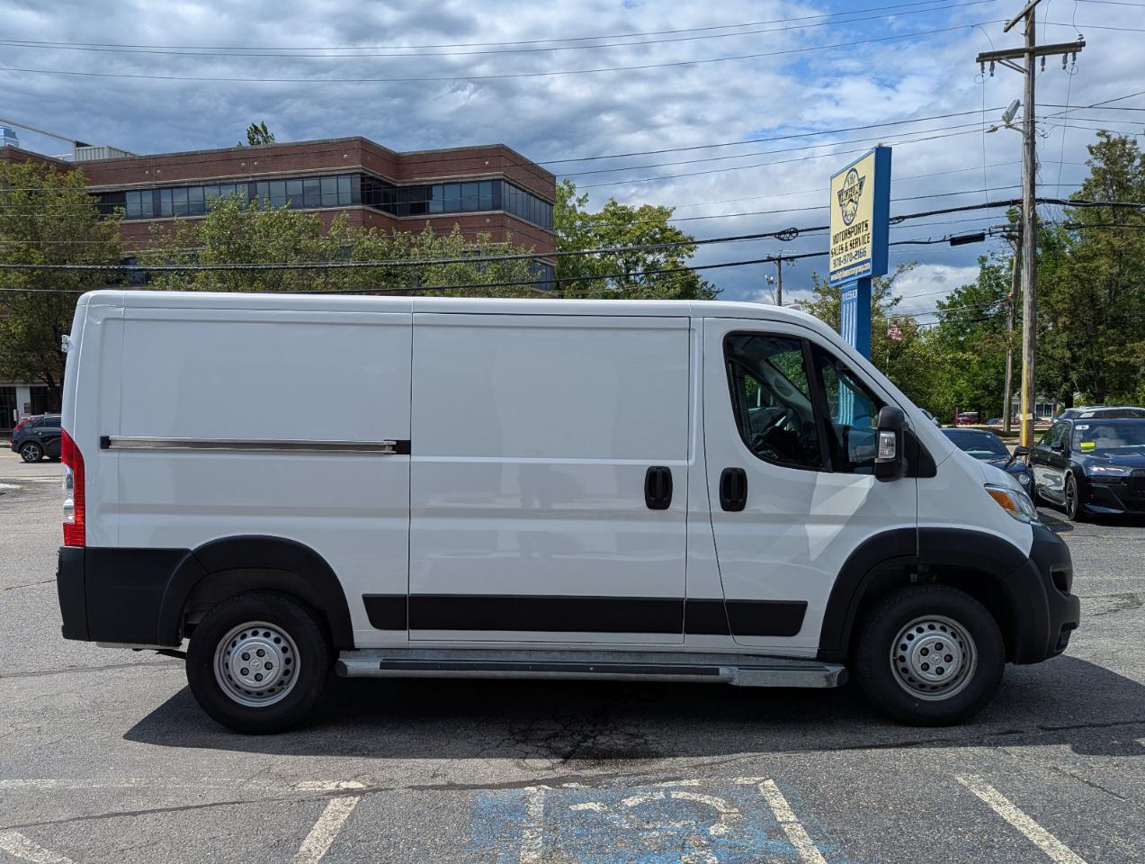 RAM ProMaster Cargo Van Tradesman 2500 Low Roof 136" WB w/Pass Seat 2025