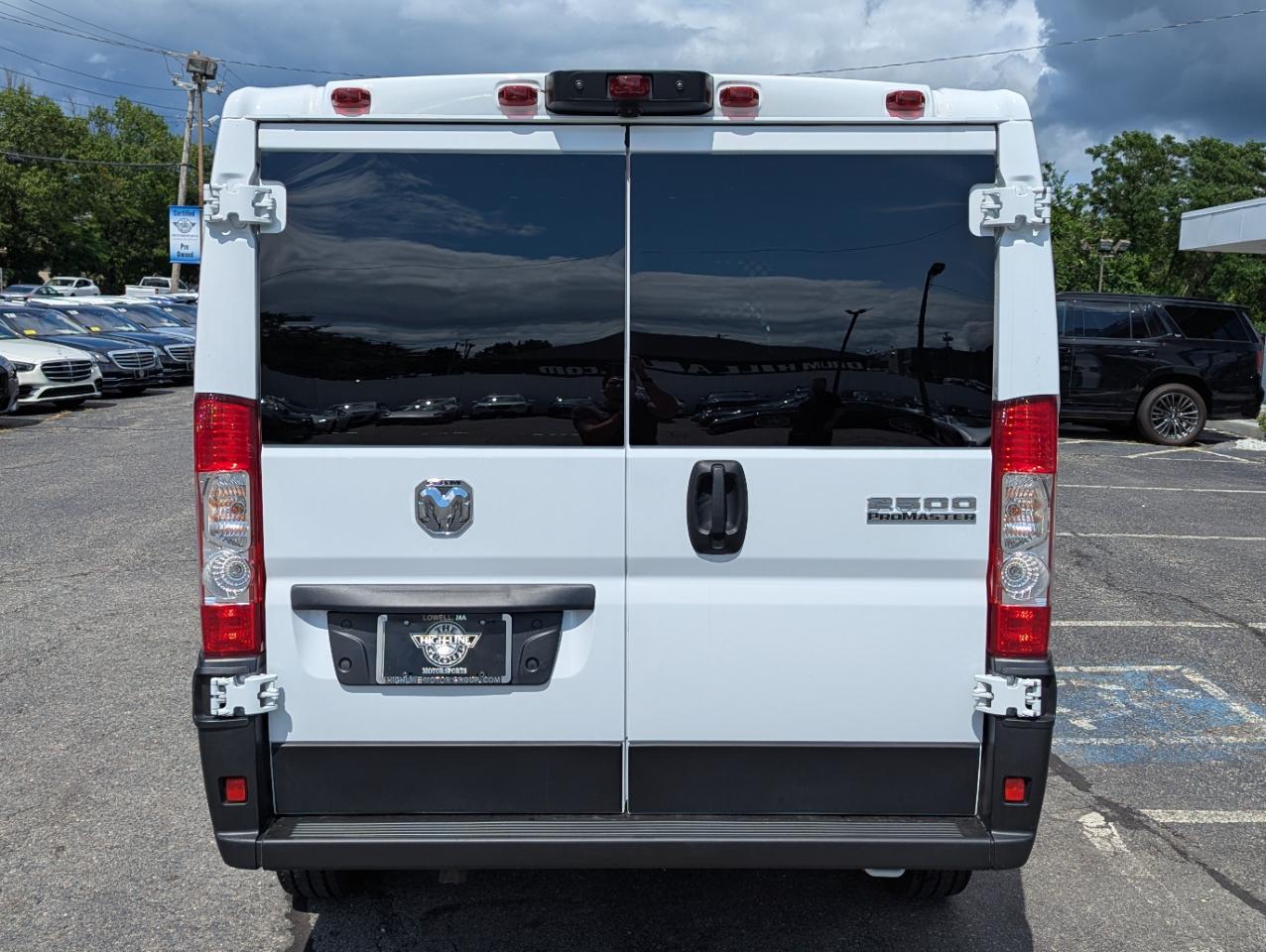 RAM ProMaster Cargo Van Tradesman 2500 Low Roof 136" WB w/Pass Seat 2025