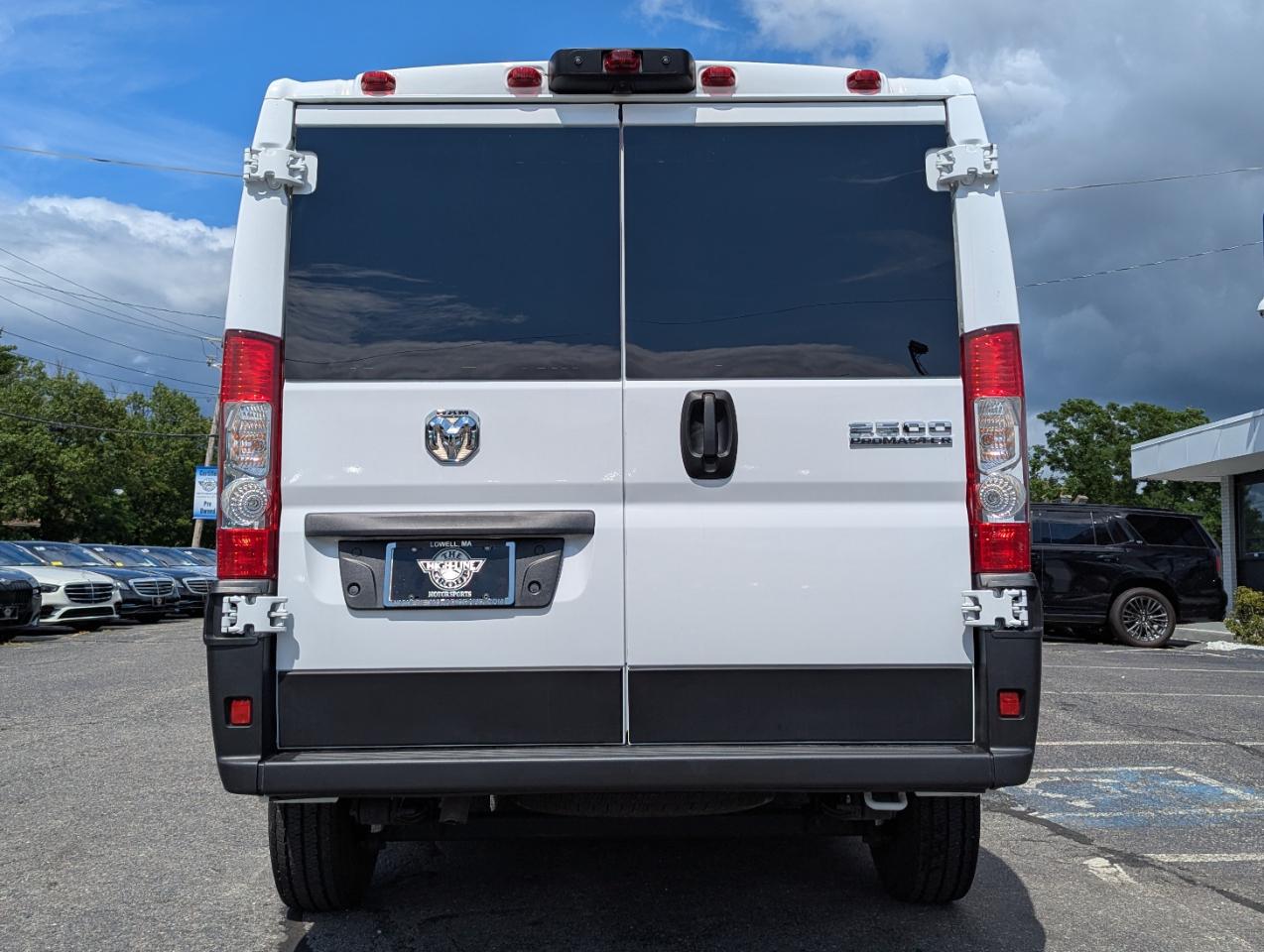 RAM ProMaster Cargo Van Tradesman 2500 Low Roof 136" WB w/Pass Seat 2025