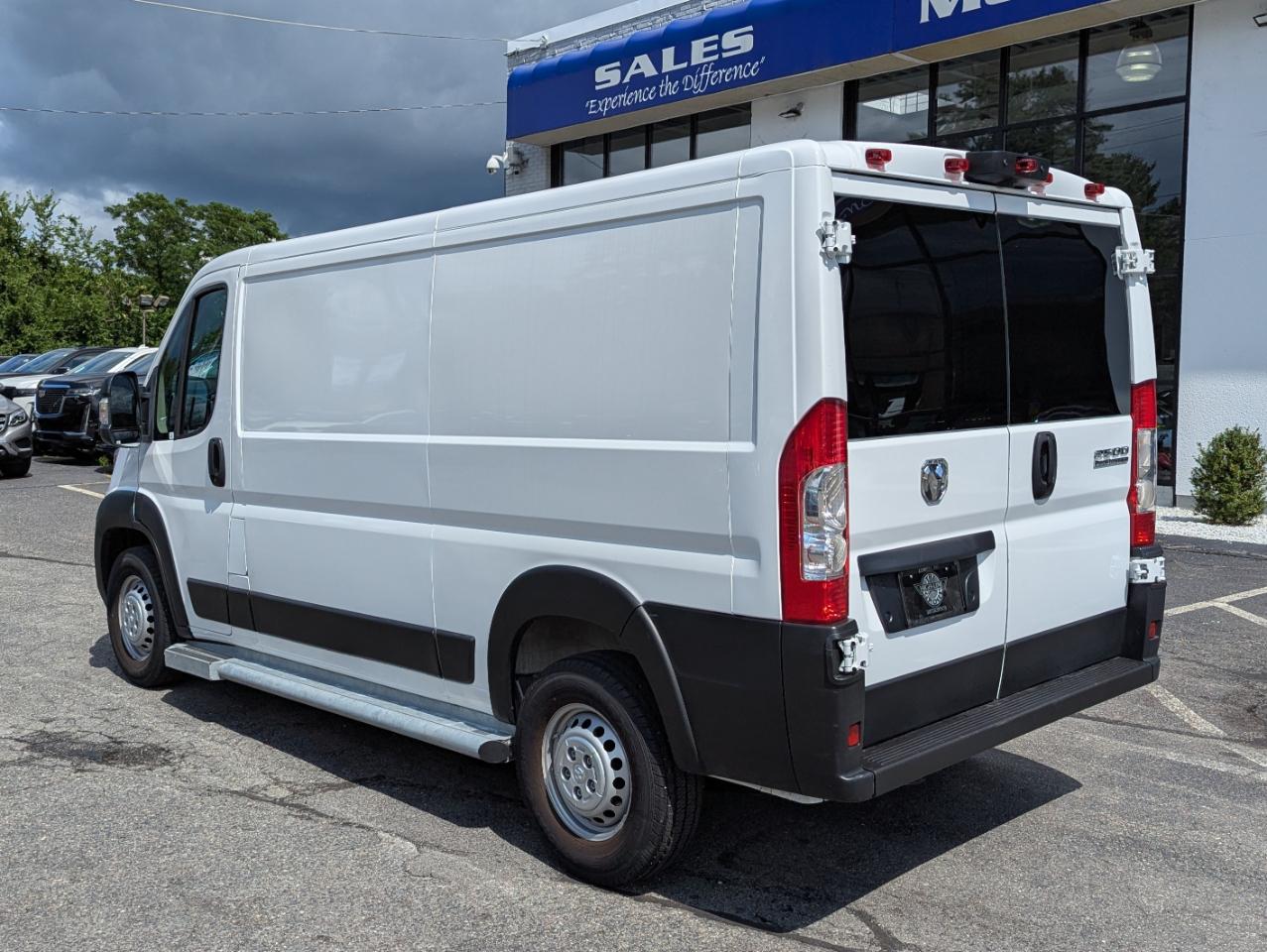 RAM ProMaster Cargo Van Tradesman 2500 Low Roof 136" WB w/Pass Seat 2025