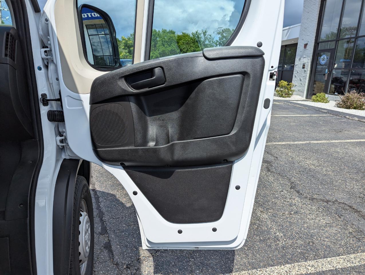 RAM ProMaster Cargo Van Tradesman 2500 Low Roof 136" WB w/Pass Seat 2025