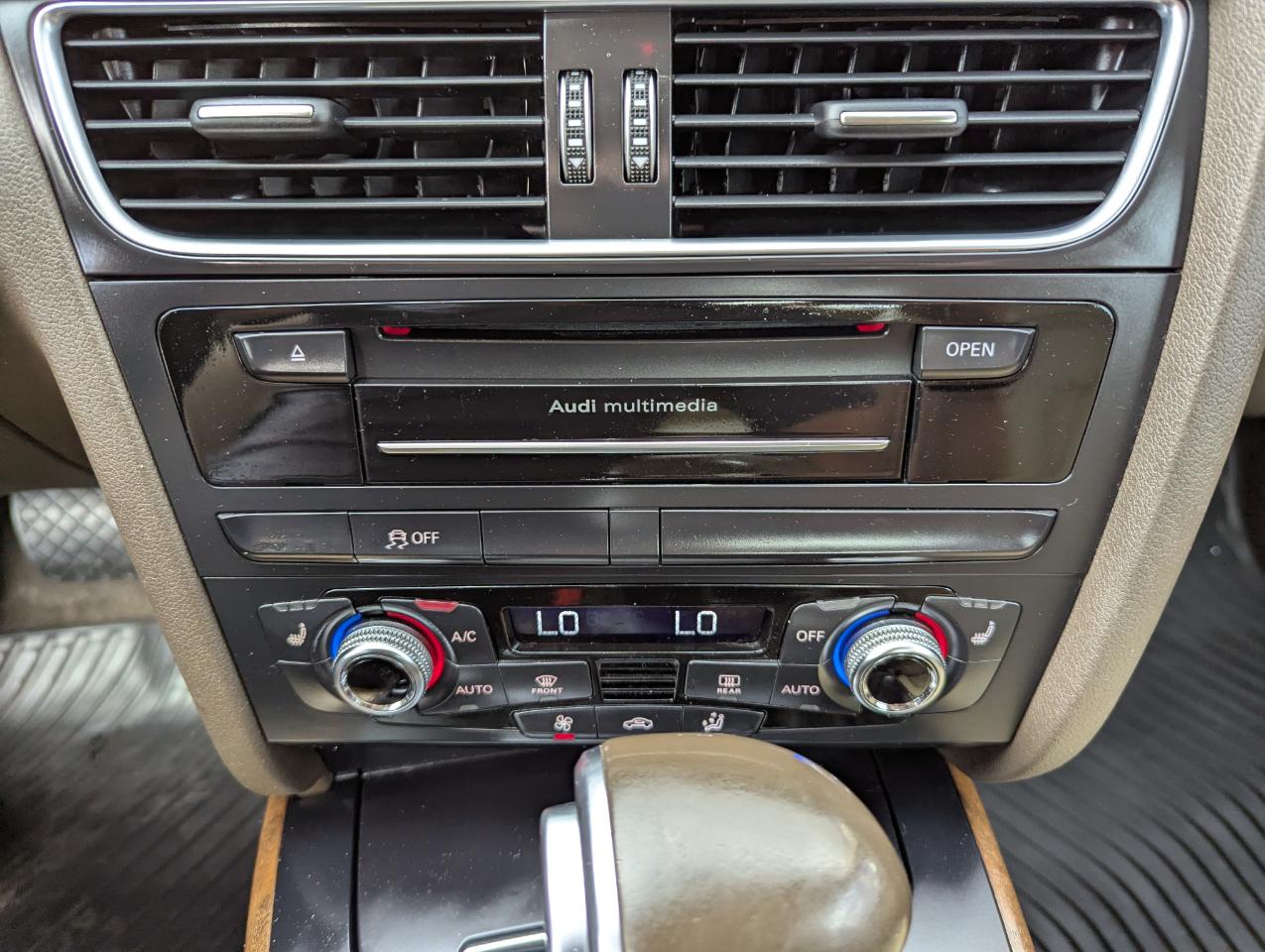 Audi A4 4dr Sdn Auto quattro 2.0T Premium Plus 2015