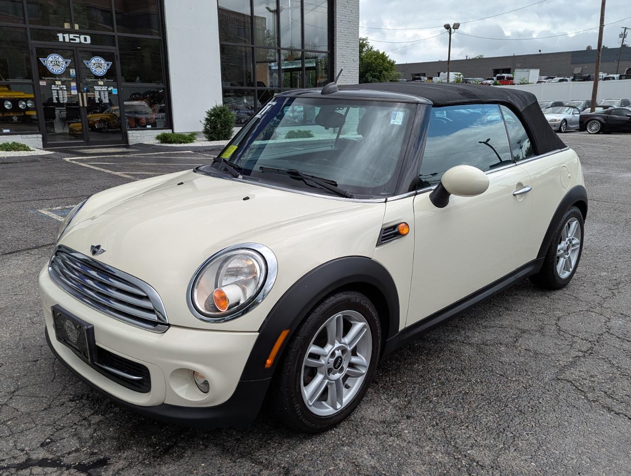 MINI Cooper Convertible 2dr 2011