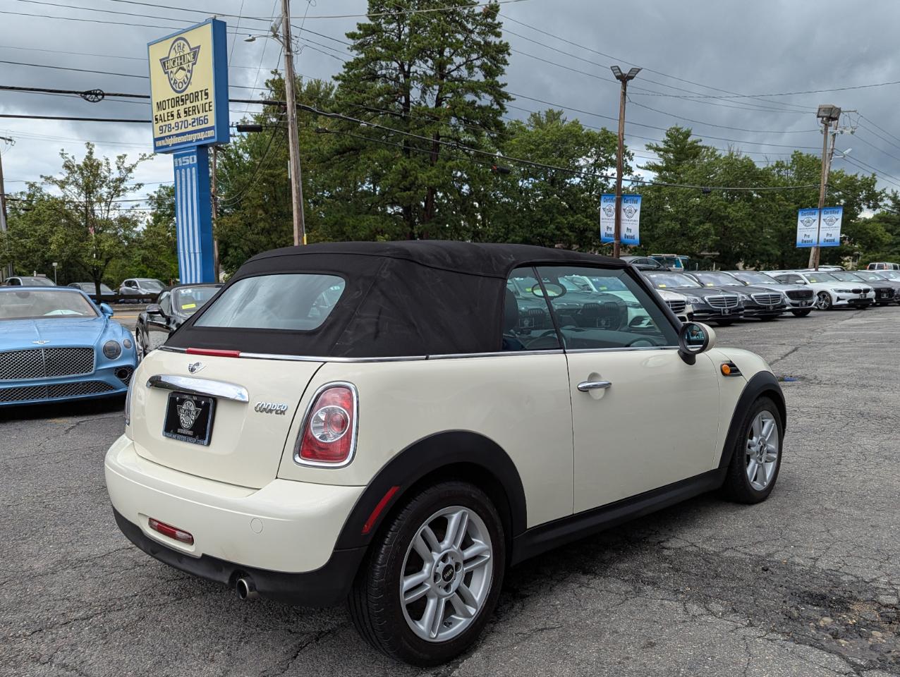 MINI Cooper Convertible 2dr 2011