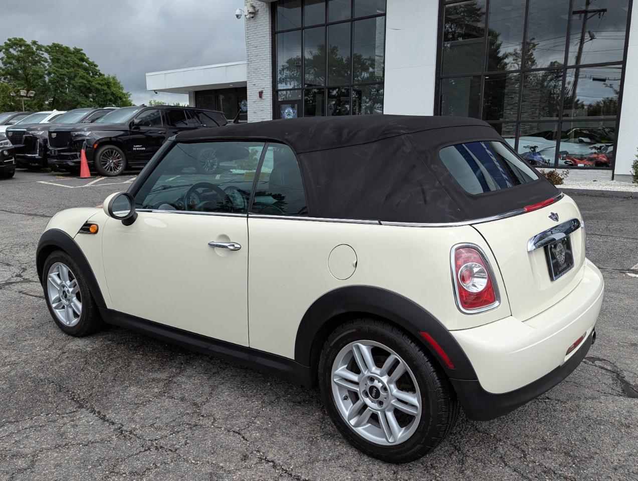 MINI Cooper Convertible 2dr 2011