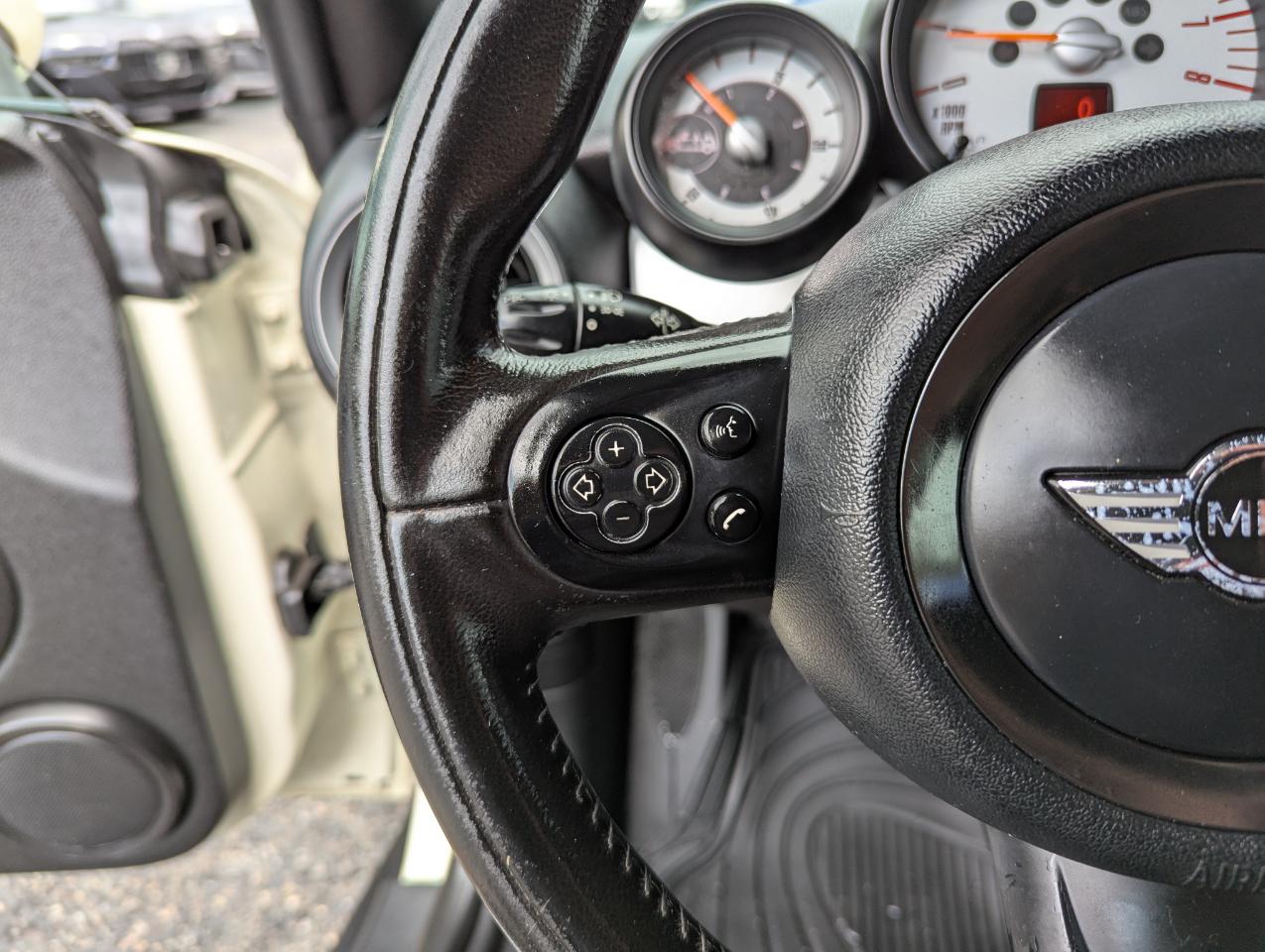 MINI Cooper Convertible 2dr 2011