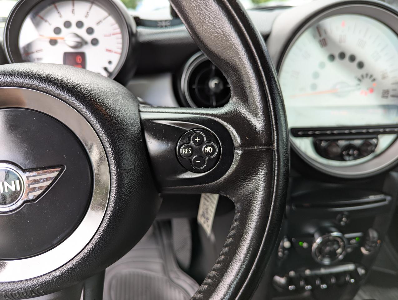 MINI Cooper Convertible 2dr 2011