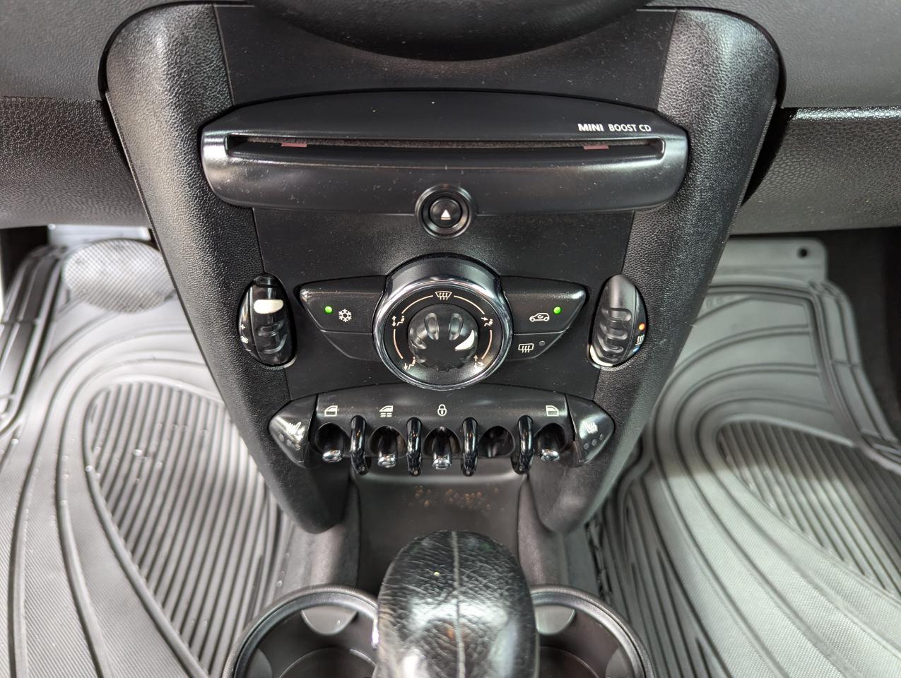 MINI Cooper Convertible 2dr 2011