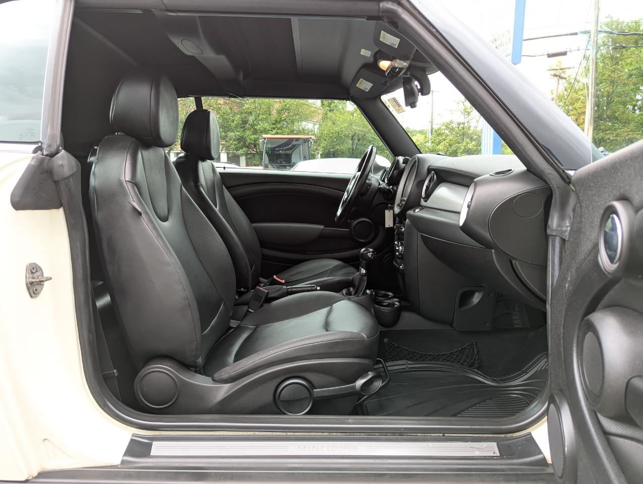 MINI Cooper Convertible 2dr 2011