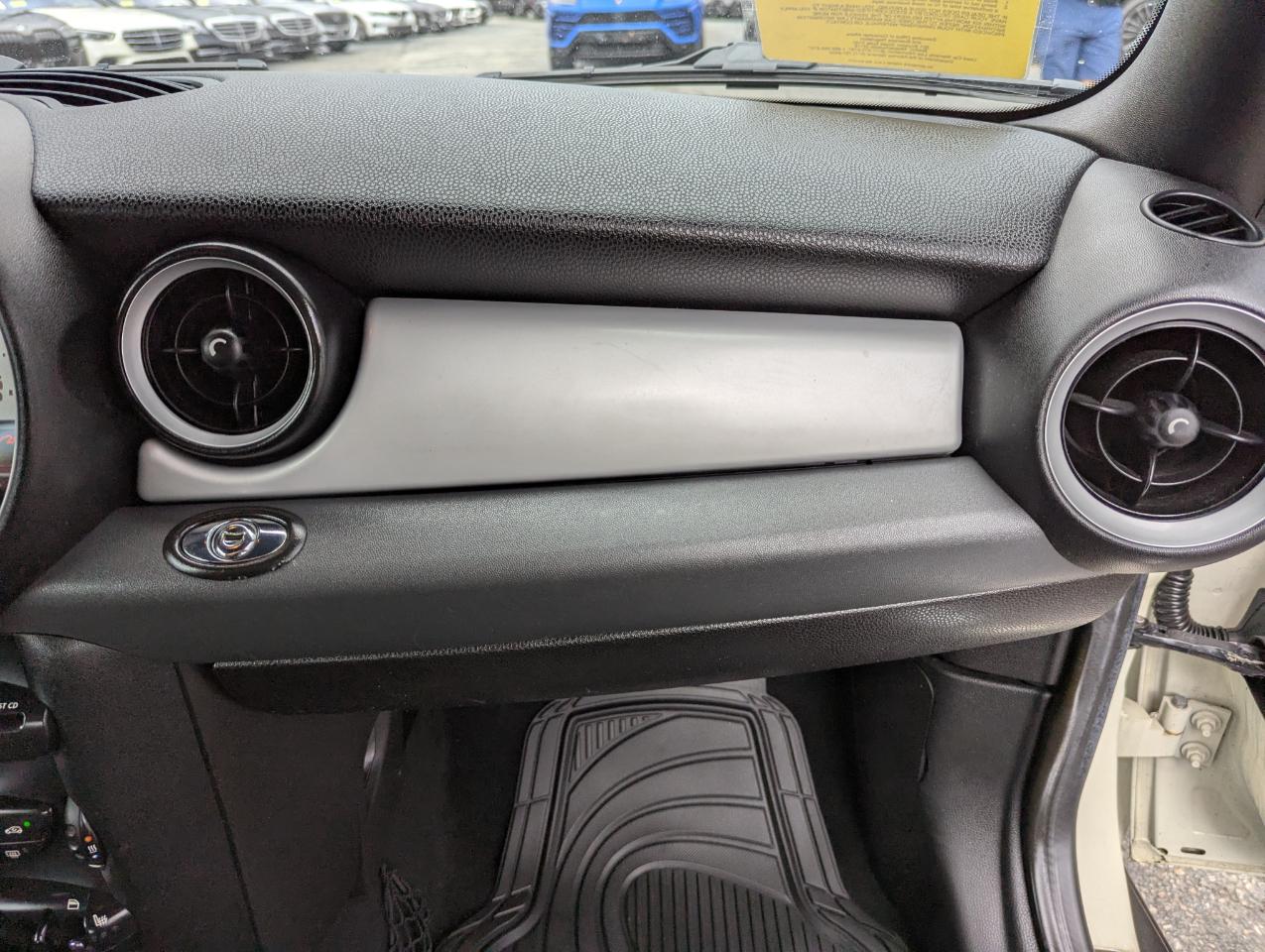 MINI Cooper Convertible 2dr 2011