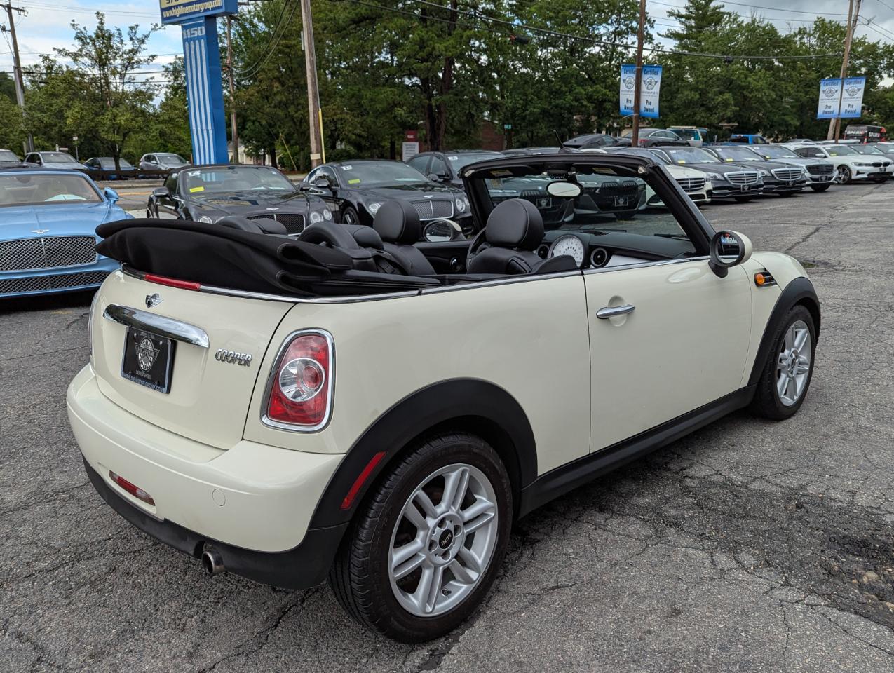 MINI Cooper Convertible 2dr 2011