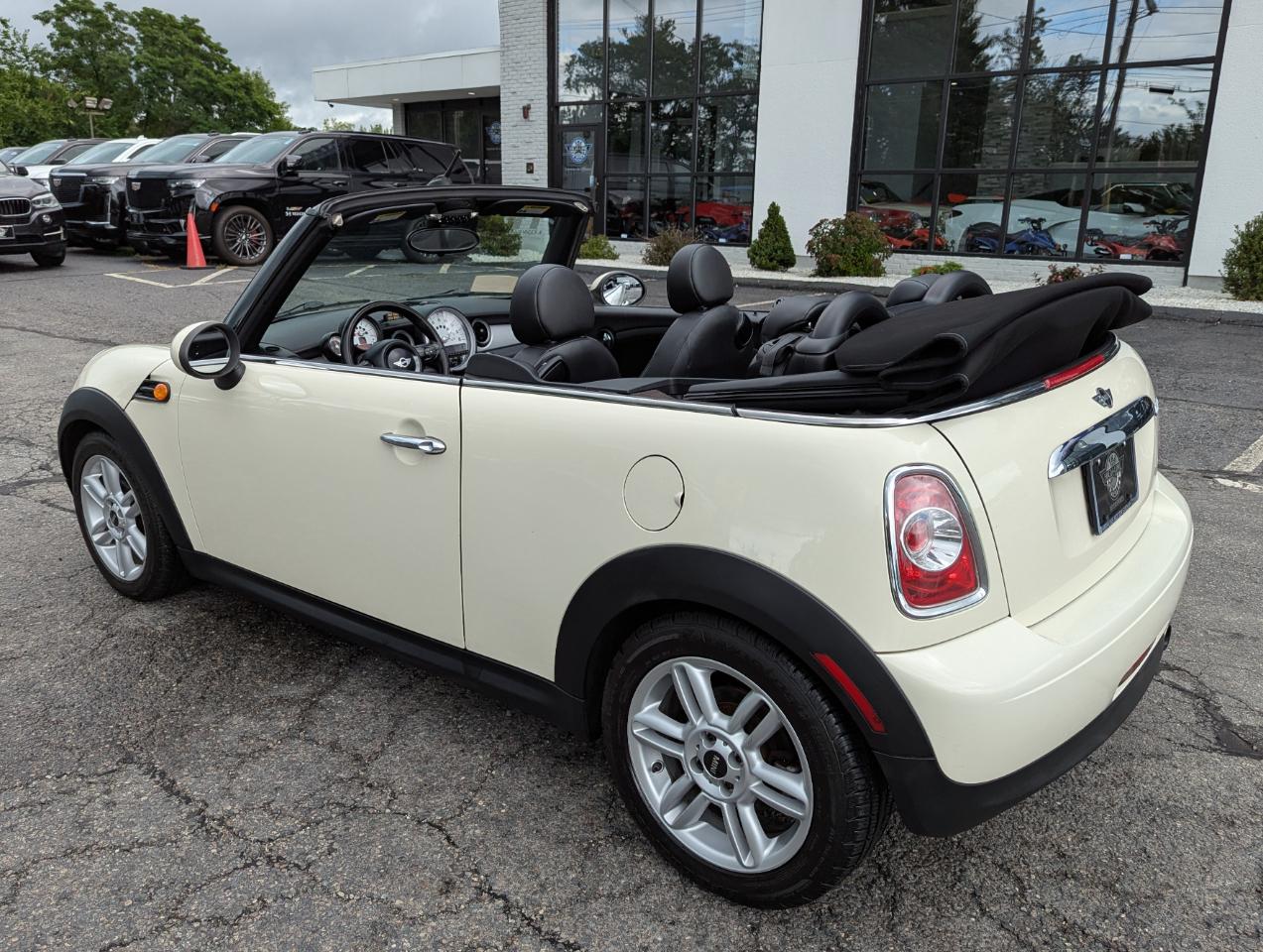 MINI Cooper Convertible 2dr 2011