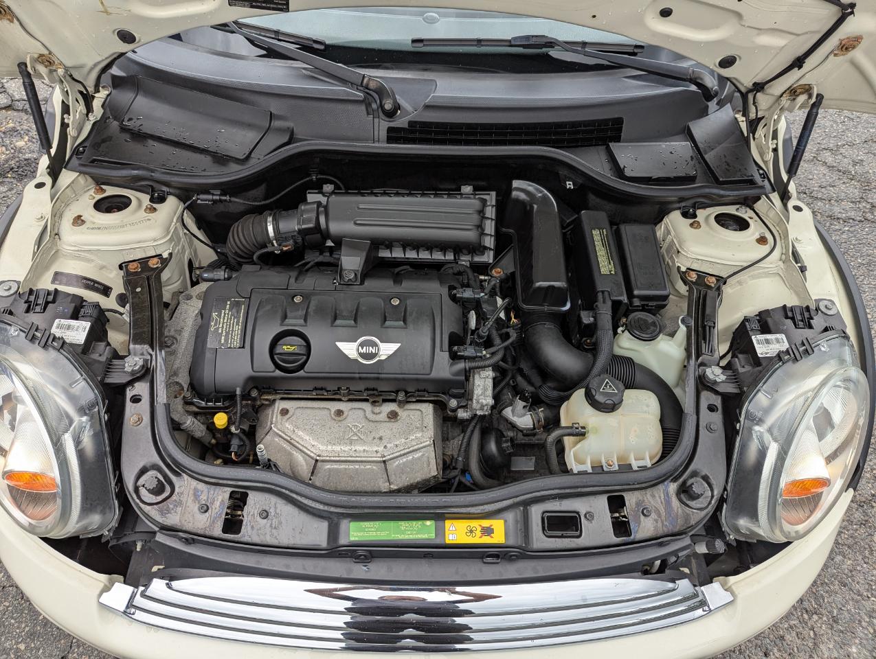 MINI Cooper Convertible 2dr 2011