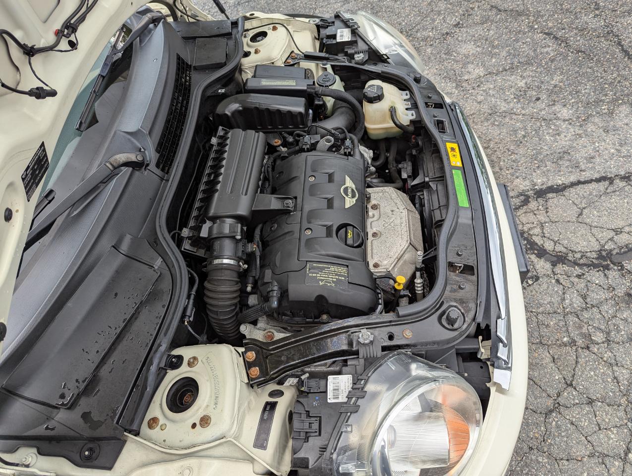 MINI Cooper Convertible 2dr 2011