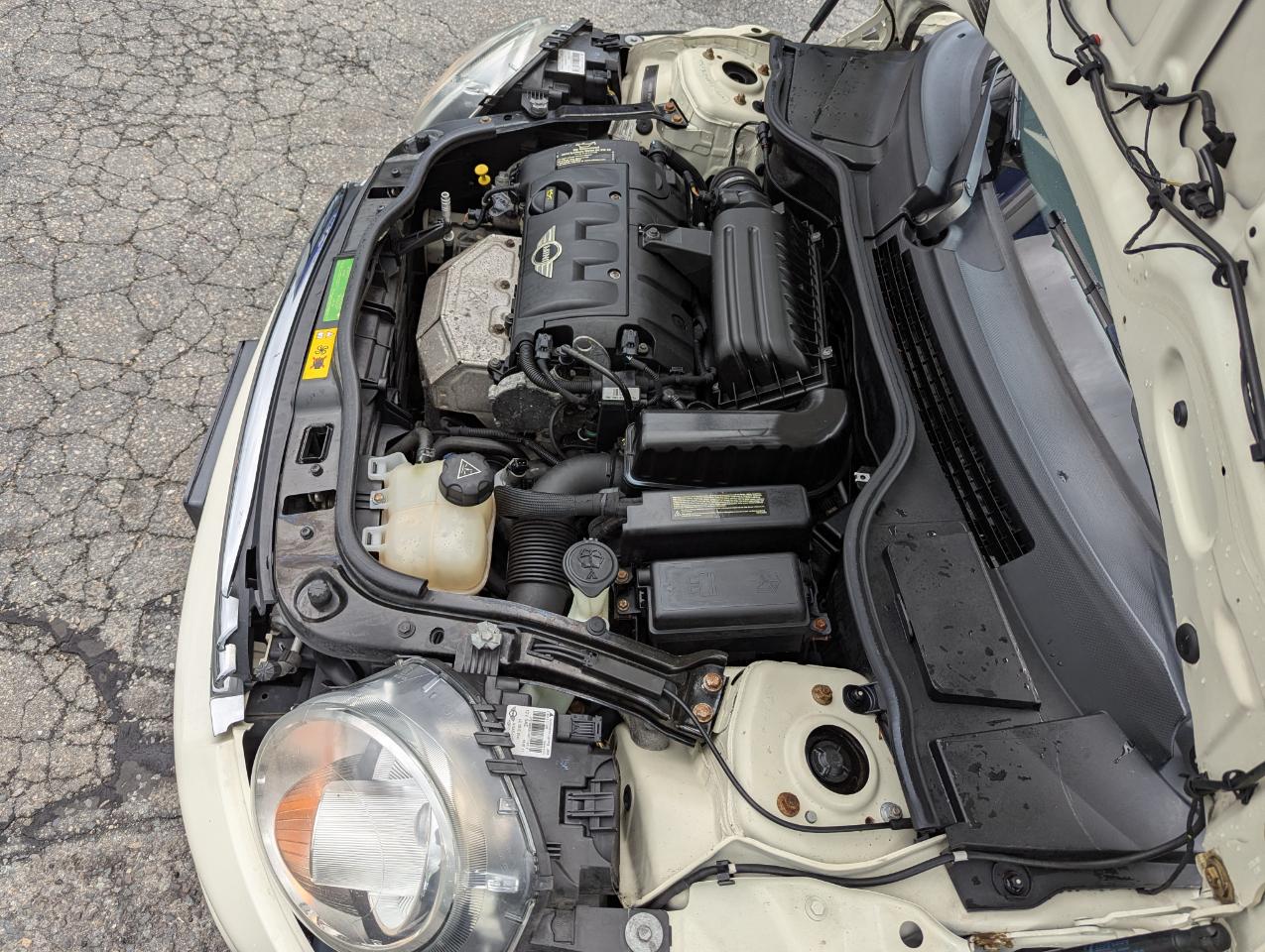 MINI Cooper Convertible 2dr 2011