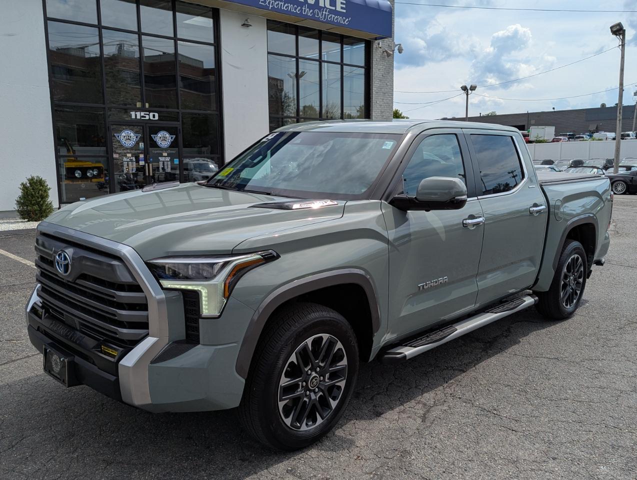 Toyota Tundra 4WD Limited Hybrid CrewMax 5.5' Bed (Natl) 2024