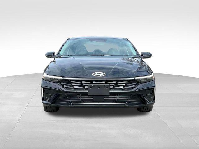 Hyundai Elantra Hybrid  2025
