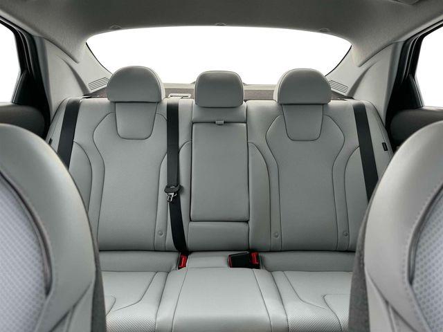 Hyundai Elantra Hybrid  2025