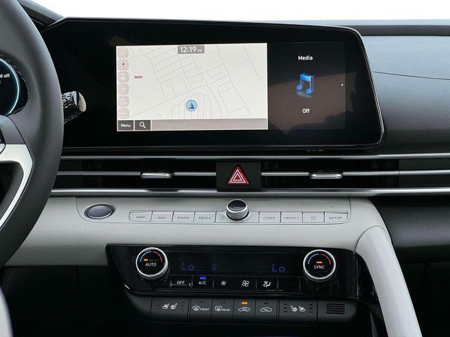 Hyundai Elantra Hybrid  2025