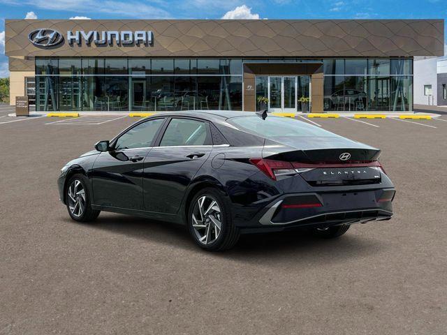 Hyundai Elantra Hybrid  2025