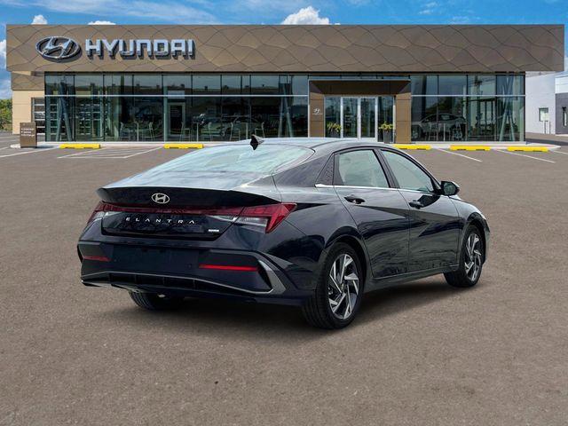 Hyundai Elantra Hybrid  2025