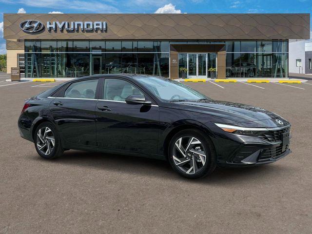 Hyundai Elantra Hybrid  2025