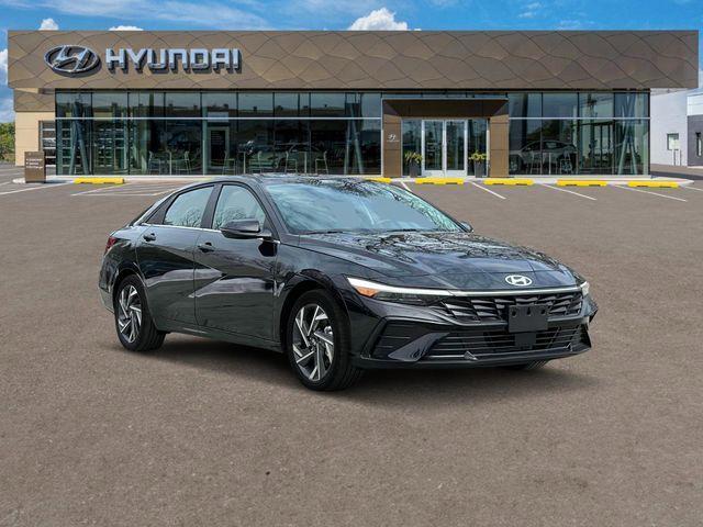 Hyundai Elantra Hybrid  2025