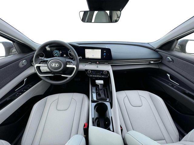 Hyundai Elantra Hybrid  2025