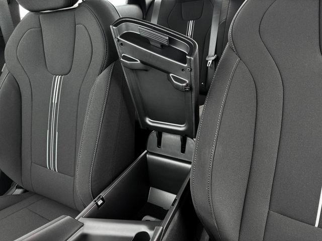 Hyundai Elantra  2025