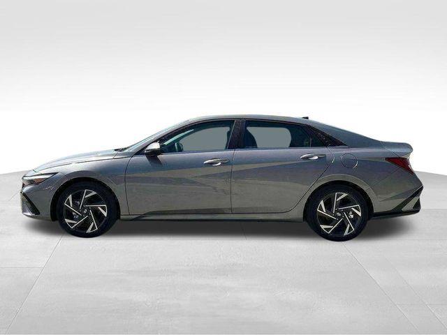 Hyundai Elantra Hybrid  2025