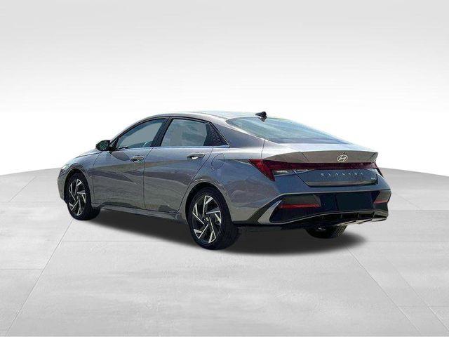 Hyundai Elantra Hybrid  2025