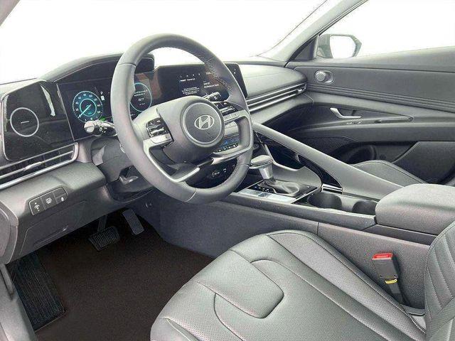 Hyundai Elantra Hybrid  2025