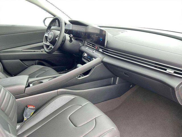 Hyundai Elantra Hybrid  2025