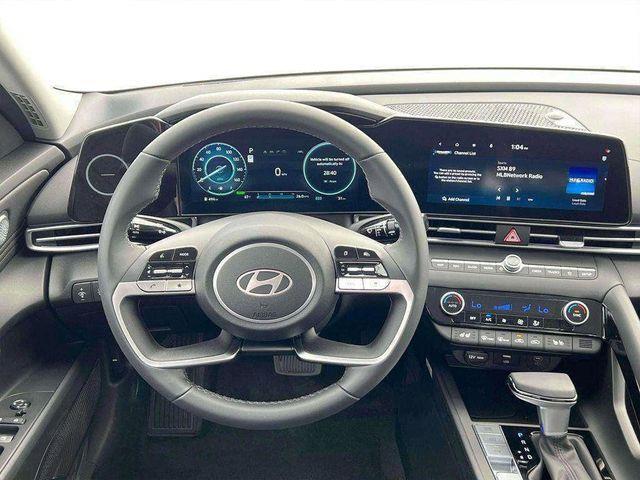Hyundai Elantra Hybrid  2025
