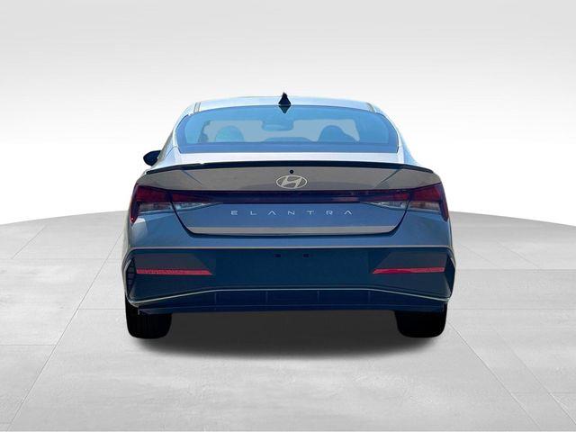 Hyundai Elantra  2025 Hyundai Elantra  2025