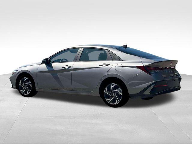 Hyundai Elantra  2025