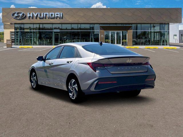 Hyundai Elantra  2025